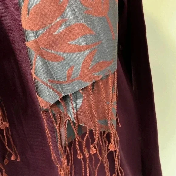 Leaf Pattern Scarf - Picture 3 of 6